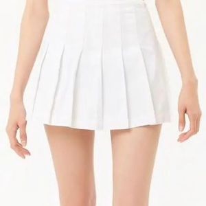 Pleated white tennis skirt